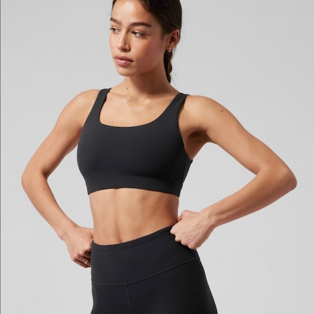 Athleta Exhale Black Sports Bra in D/DD Size XL